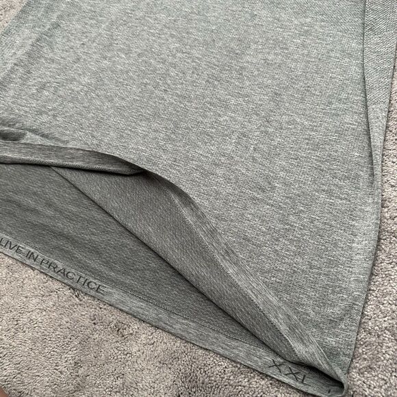 Lululemon Metal Vent Tech Polo Short Sleeve XXL/2XL Grey Mesh Golf Casual Work - Picture 8 of 8